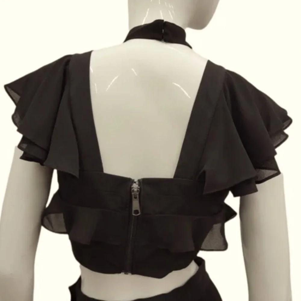 NASTY GAL black ruffled flutter sleeve criss cross halter crop top NWT - Picture 2 of 7